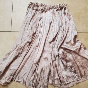 Pretty silky flowy skirt